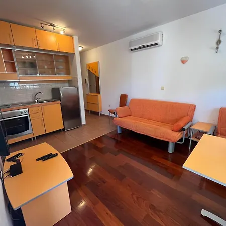 Beach apartment Makarska *
